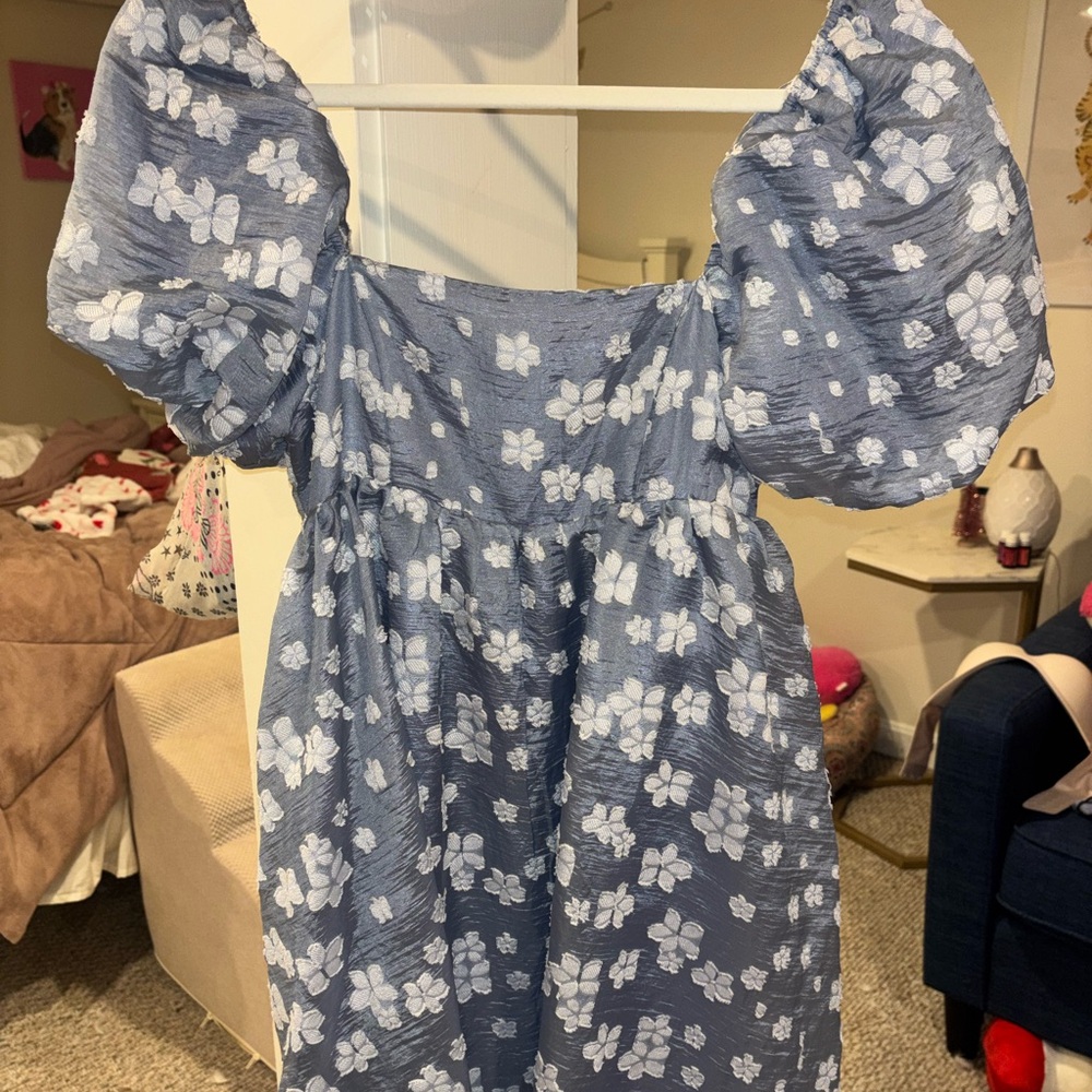 Vestique- Blue Puff Sleeve Floral Dress size small